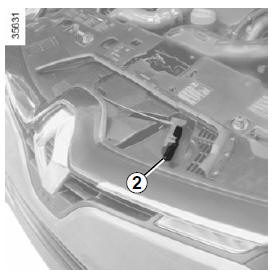 Renault Clio - Entriegeln des sicherheitshakens der motorhaube