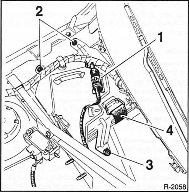 Renault Clio Reparaturanleitung. Einbauort steuergerät