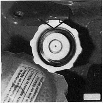 Renault Clio Reparaturanleitung. Kühlsytem-sichtprüfung auf dichtheit 