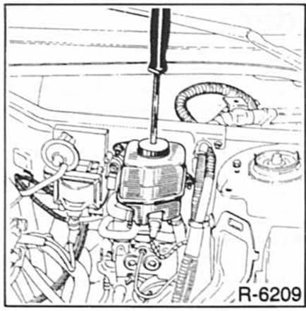 Renault Clio Reparaturanleitung. Schalter im bremsflüssigkeitsbehälter prüfe