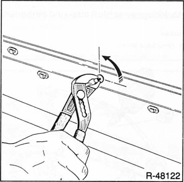 Renault Clio Reparaturanleitung. Schutzieisten aus- und einbauen