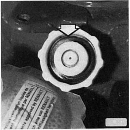 Renault Clio Reparaturanleitung. Kühlsytem-sichtprüfung auf dichtheit